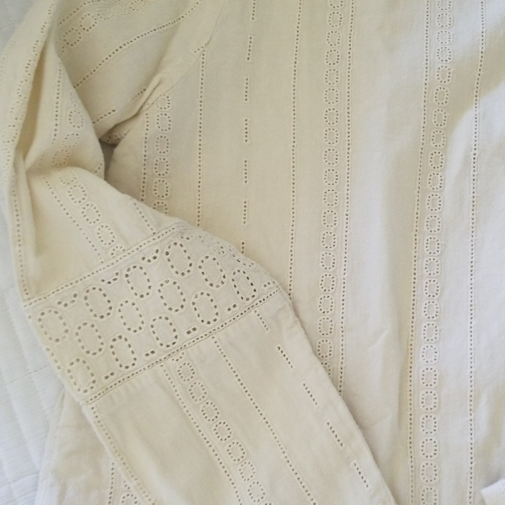 Levis eyelet lace blouse